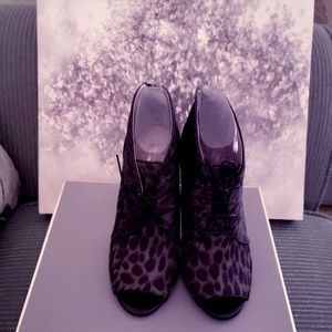 Louise et Cie  Vernonia Minx Ankle Booties